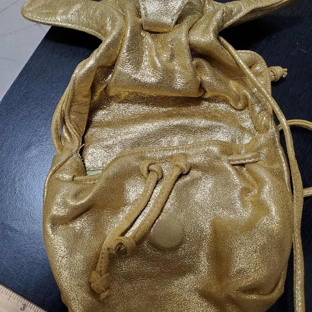 Carlos Falchi Gold Drawstring Women's Bag - Picture 6 of 8
